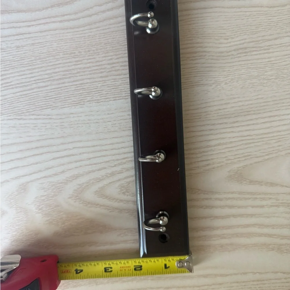 Keys and Gadgets Rack 4 Hooks Length 9 Inches